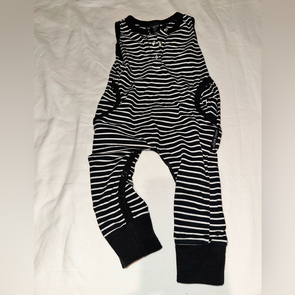 Black and white jumpsuit 6-9 months